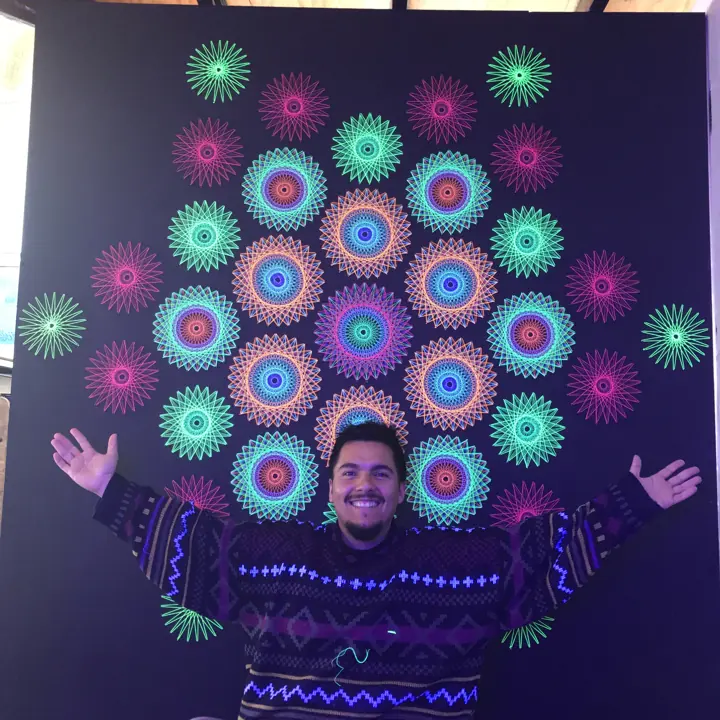 Peça de string art da Fractalería