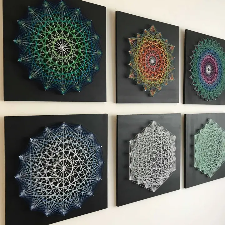 Peça de string art da Fractalería