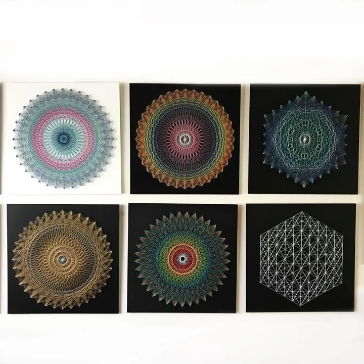 Peça de string art da Fractalería