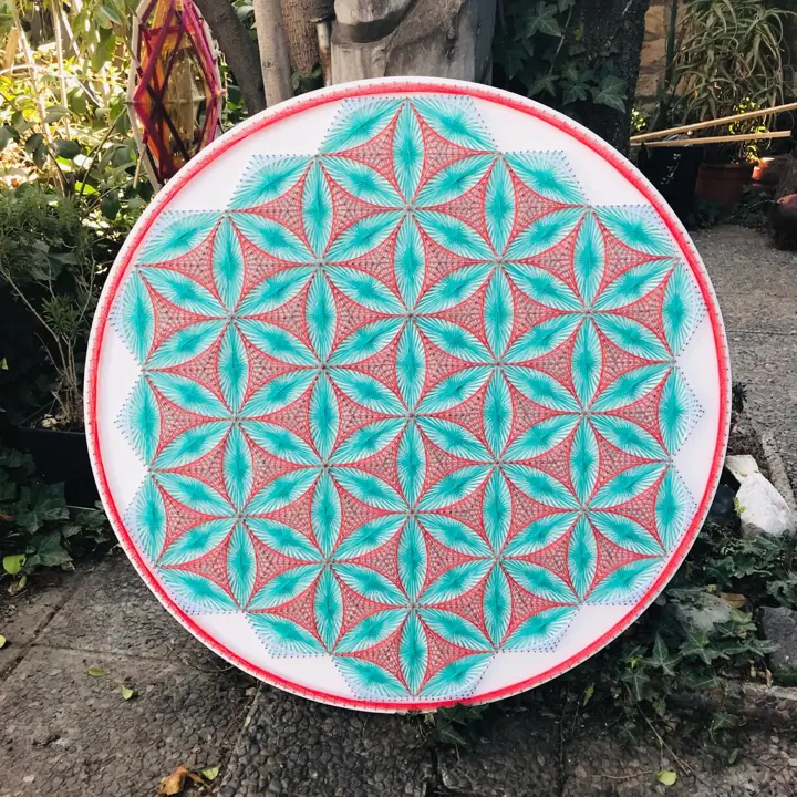 Flor de la vida en string art, obra terminada