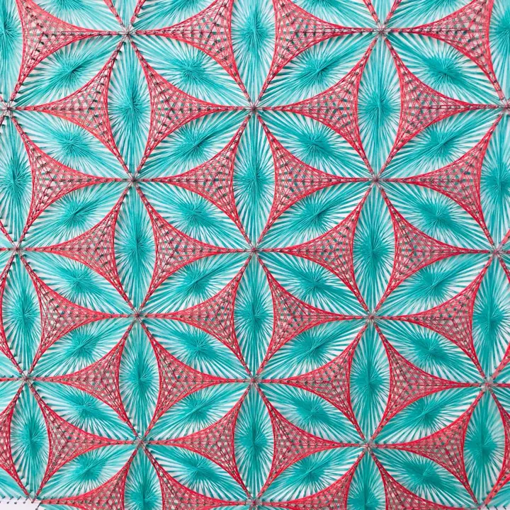 Flor de la vida en string art, obra terminada